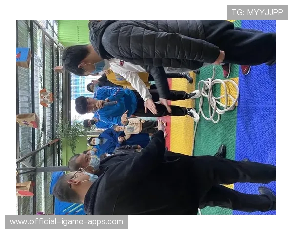 运动“疯狂表演”图片精彩神奇倒映！一场视觉与运动的奇妙对话