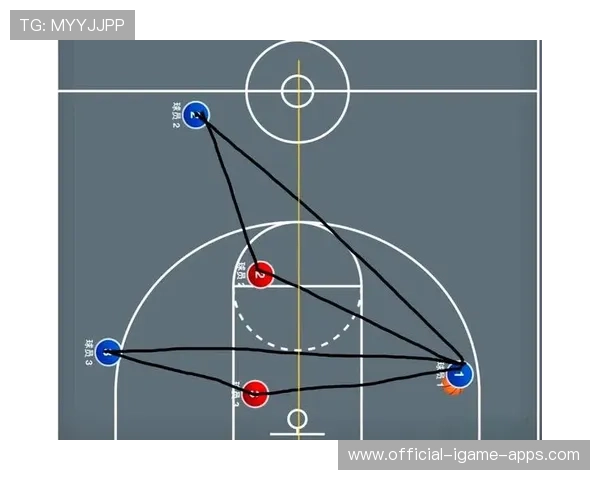 篮球内线防守端在面对挡拆进攻时防守策略的选择与应变